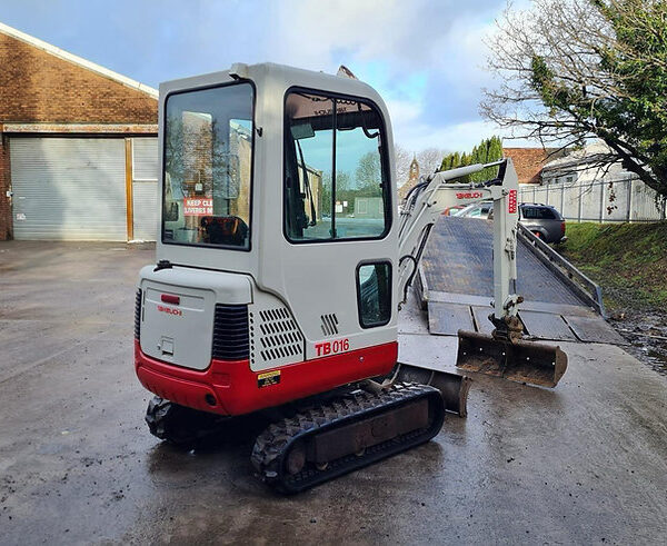 Mini Pelle TAKEUCHI TB016 1.6 Tonne - occasion